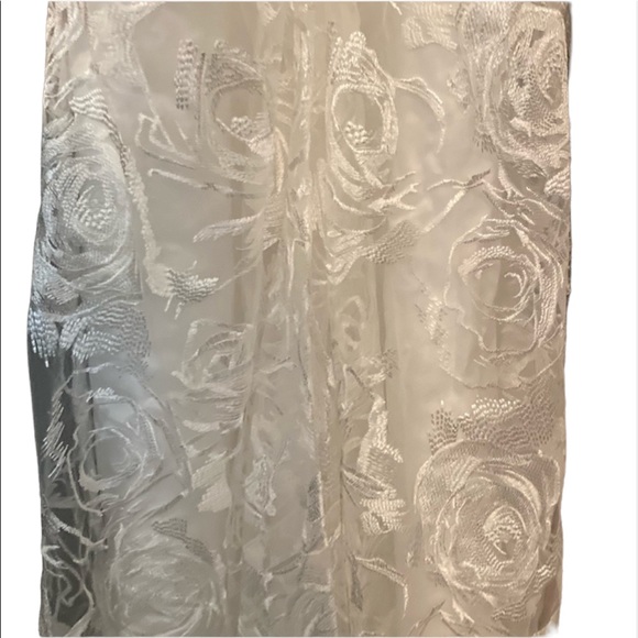 NWOT Wedding Dress. So beautiful Never - Picture 3 of 7